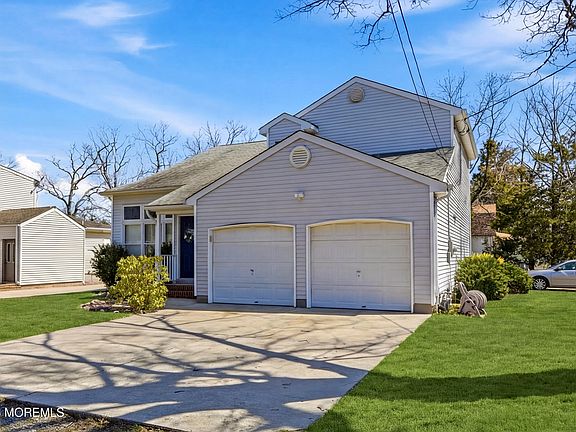 3rd image of 514 Avon Road