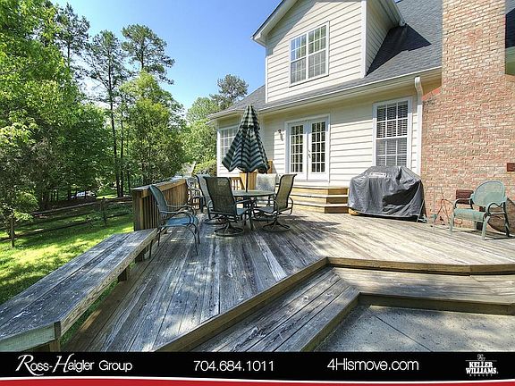 5th image of 8800 Hollybrook Ln