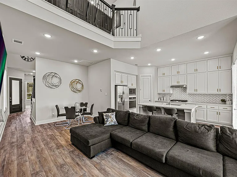 16631 Lake Austin St — Photo 10