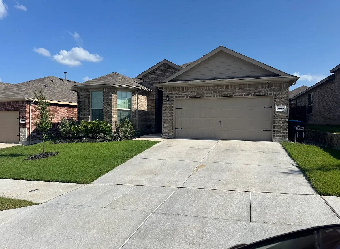 4 bed, 1657 sqft, $2,500 — Photo 1