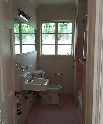 5th image of 230 E Mulberry Ave APT 1