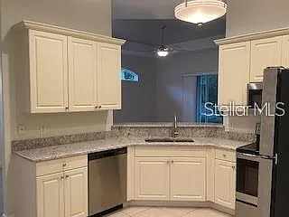 213 Lourdan Ct — Photo 12