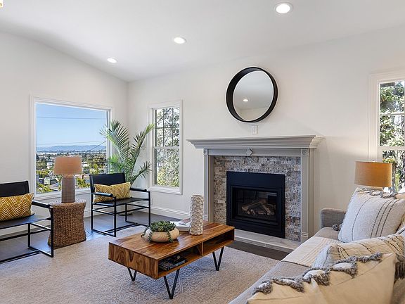 5th image of 6124 Laird Ave