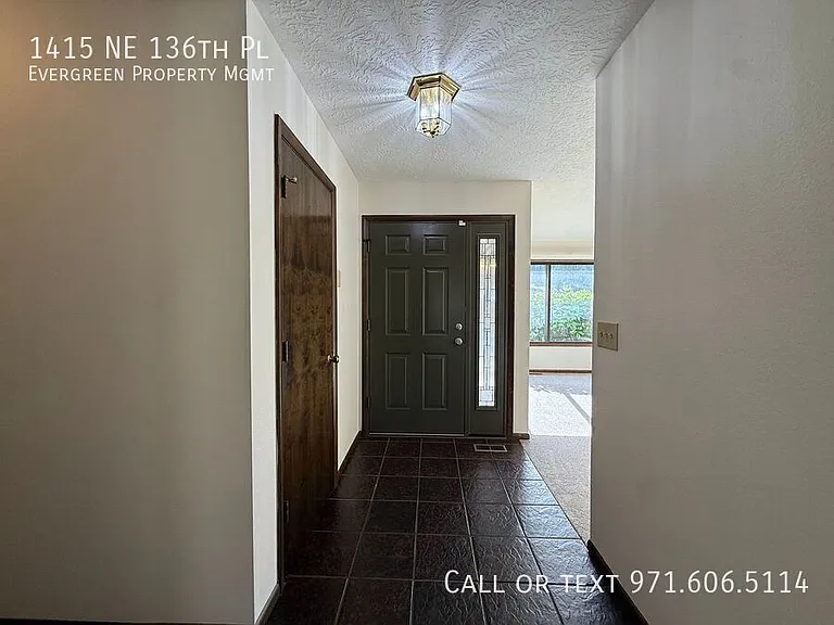 1415 NE 136th Pl — Photo 4