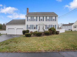 83 Ledgeview Dr, Norwood, MA 02062