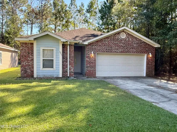 6045 W Clay St, Bay Saint Louis, MS 39520