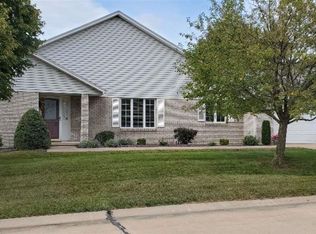 4905 Lake View Dr, Quincy, IL 62305