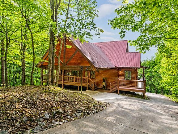3rd image of 433 Spruce Cir