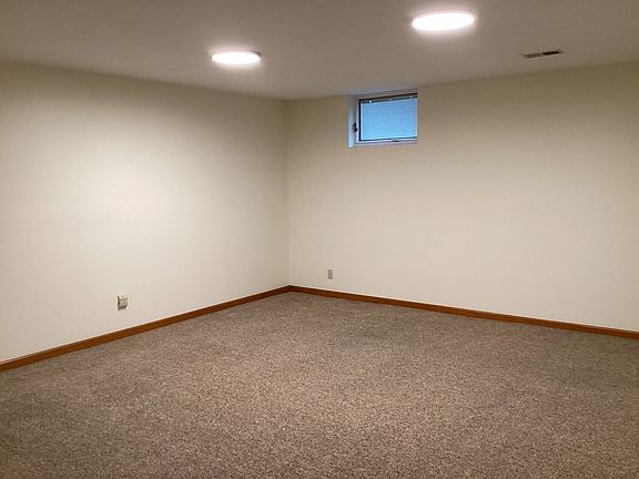 5th image of 438 E 6th St