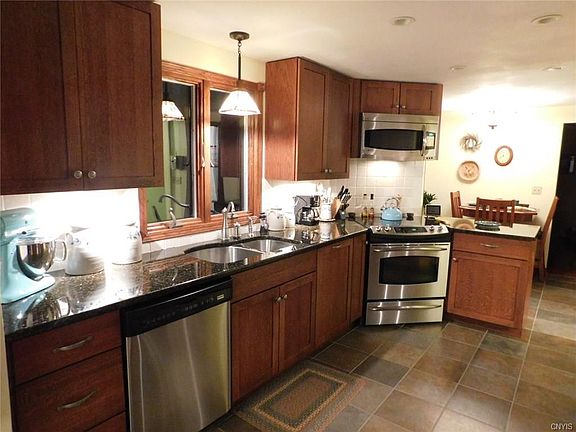 3rd image of 4865 Driftwood Dr