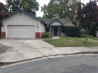 1334 New York Dr, Santa Rosa, CA 95401