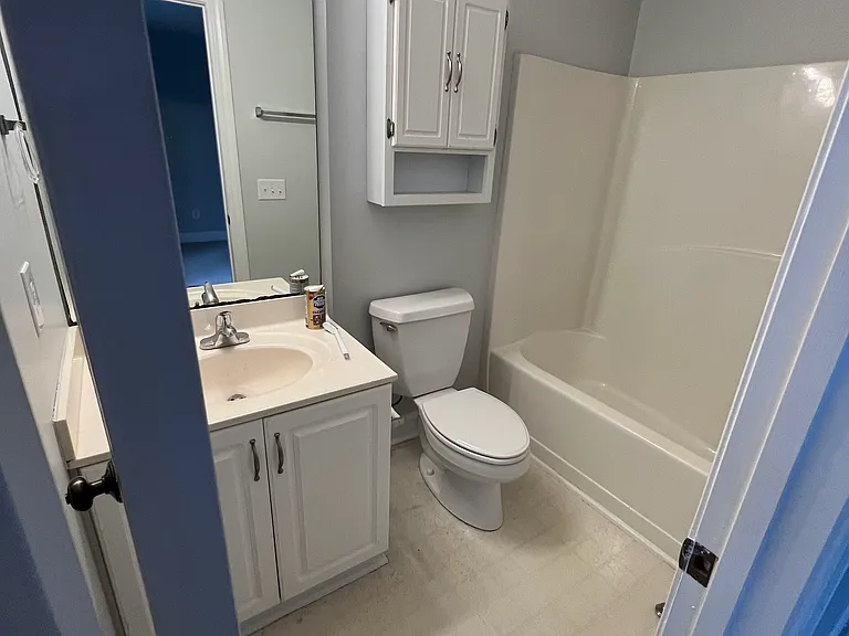 Bathroom #2 (upstairs)