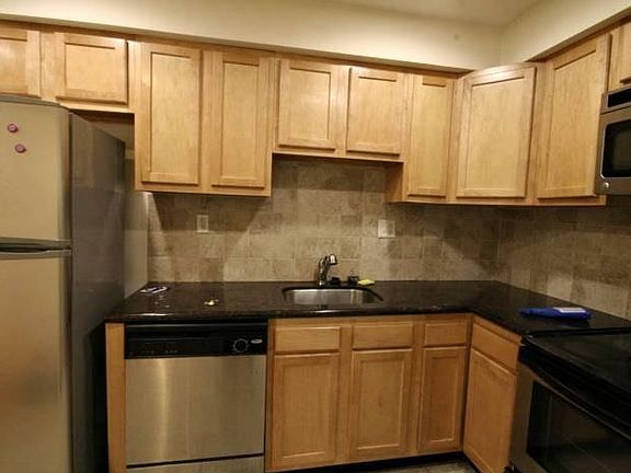 lots of cabinets!
