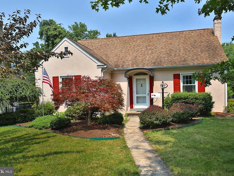 1st image of 121 Oak Dr