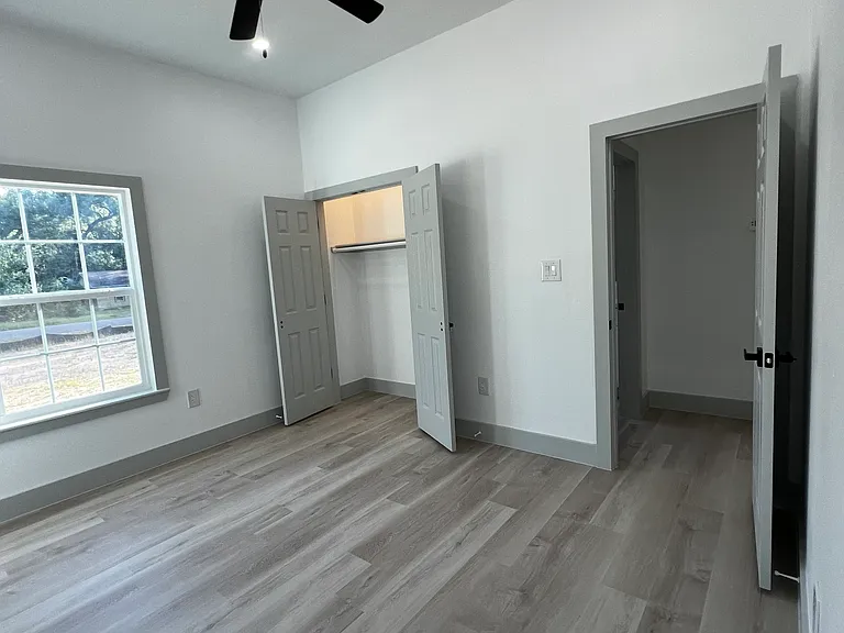 984 Dundee St — Photo 12