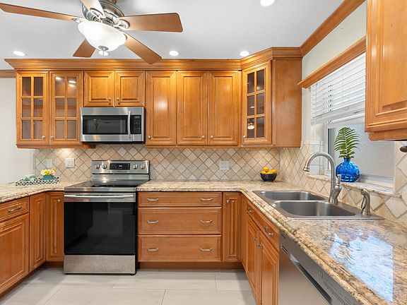 3rd image of 2820 NE 59th Street