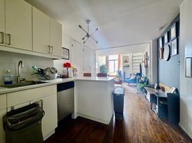 310 E 23rd St, New York, NY