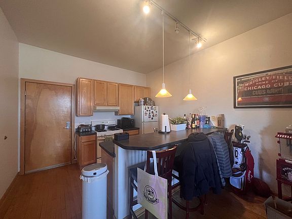 4th image of 624 E Ogden Ave APT 403