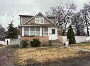 130 Stokes Ave, West Berlin, NJ 08091