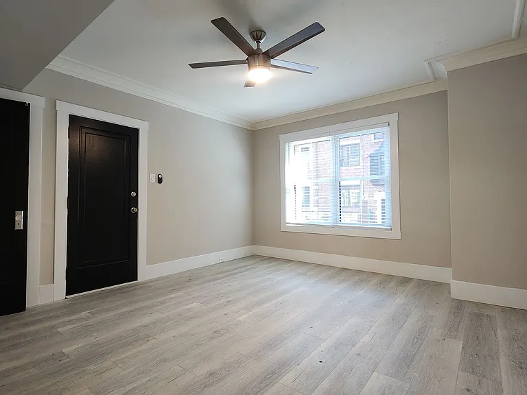 7556-7560 Byron Pl — Photo 8