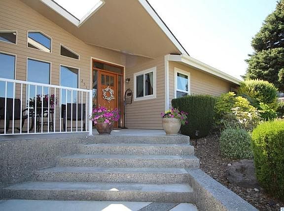 2nd image of 2519 Blue Hill Ct