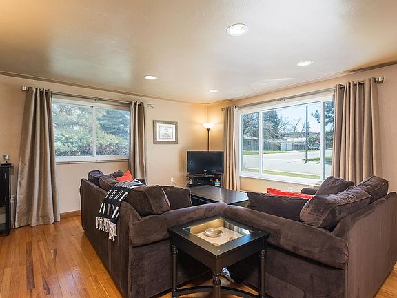 2nd image of 5055 E Atlantic Pl