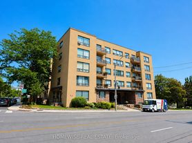 740 Eglinton Ave W