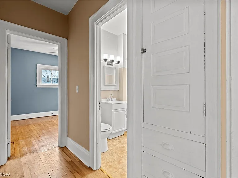 2056 Wascana Ave — Photo 10
