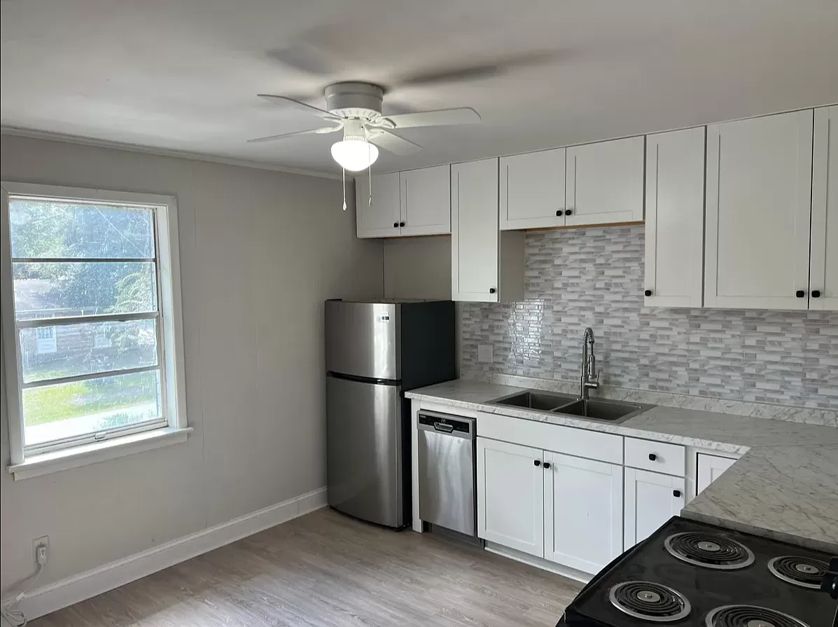 Building Photo - 1524 Mosstree Rd #B