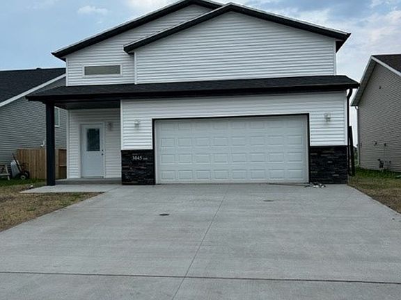 2nd image of 3045 39th Ave S