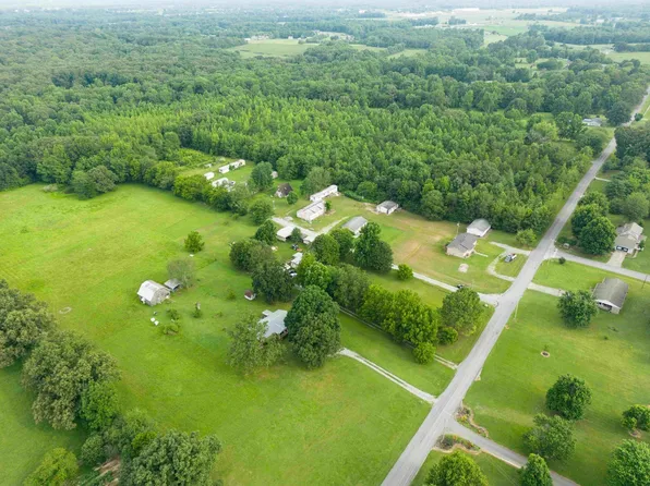 3 Appletree Ln, Fayetteville, TN 37334