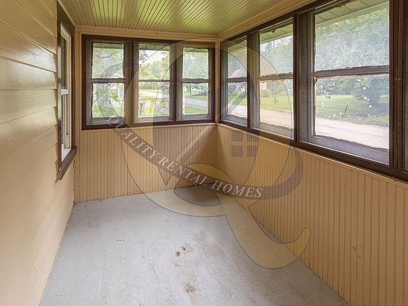4th image of 635 Simcoe Ave