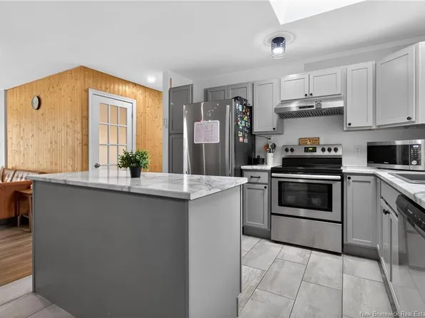 1828 Amirault St, Dieppe, NB E1A 7J8