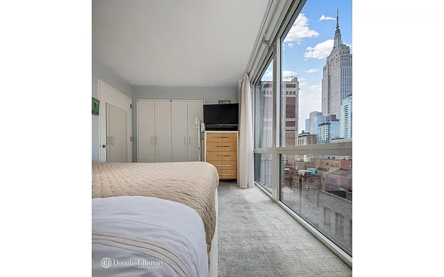 Sold by Douglas Elliman | media 22