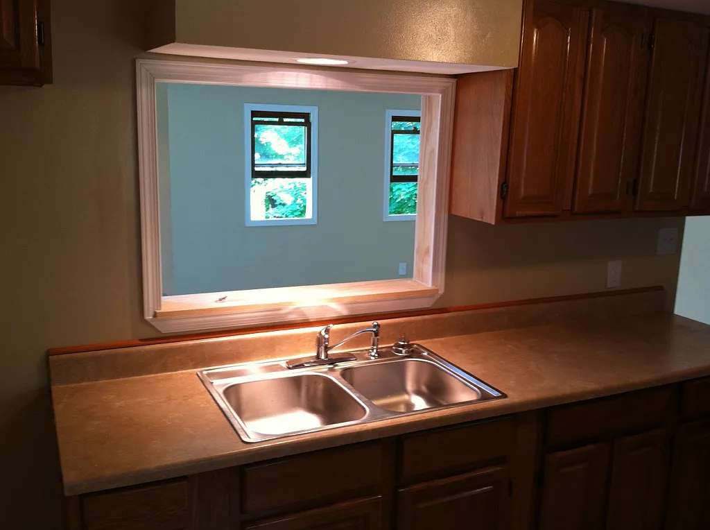 1076 West Market - Single Family Home — Photo 4