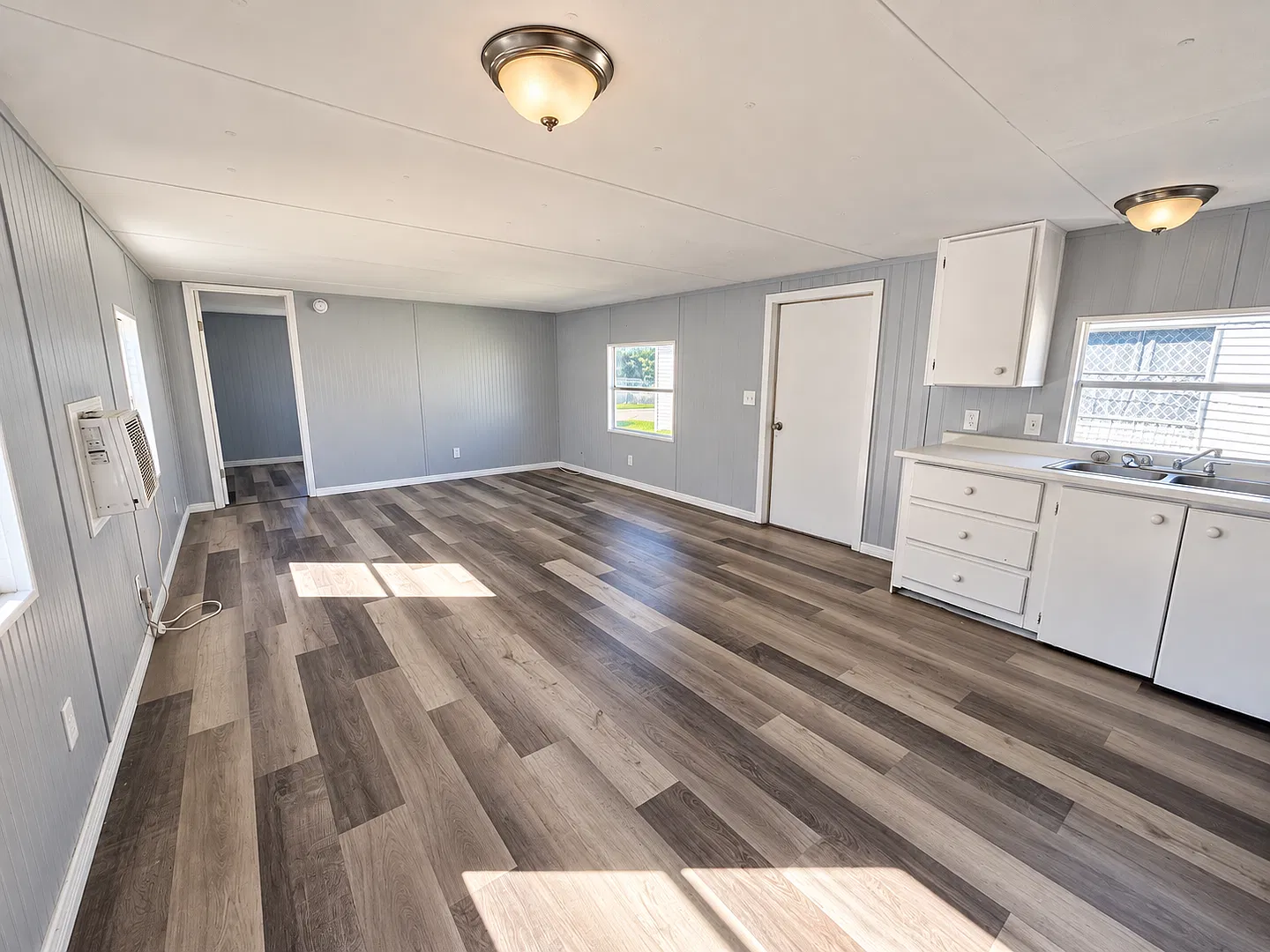 Newly Renovated 2BR/1BA Auburndale Mobile Home w/ Lawn Maintenance Included! — Photo 3
