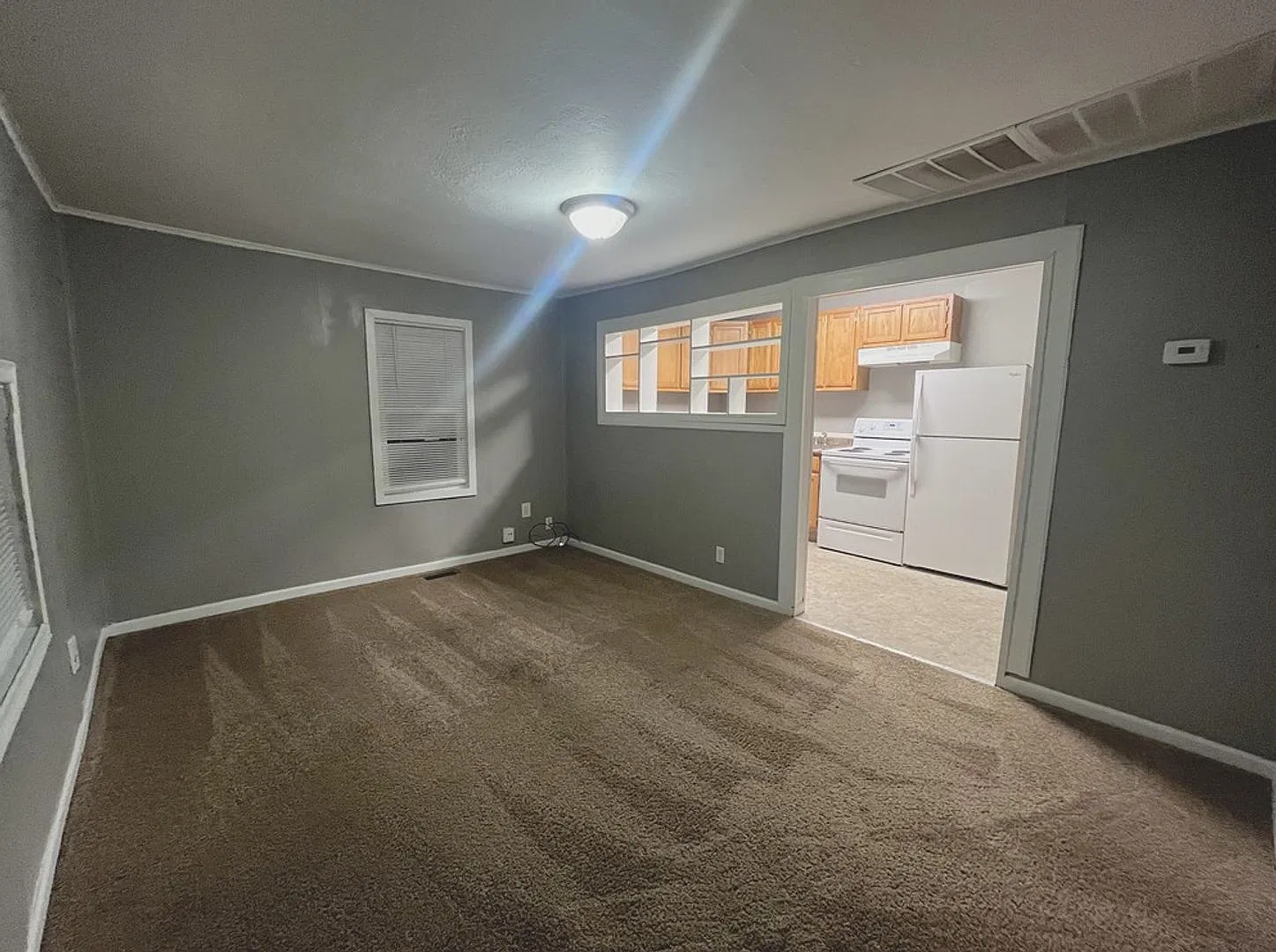 Leasing — Photo 2