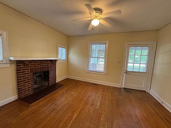 2nd image of 4705 Myrtle St