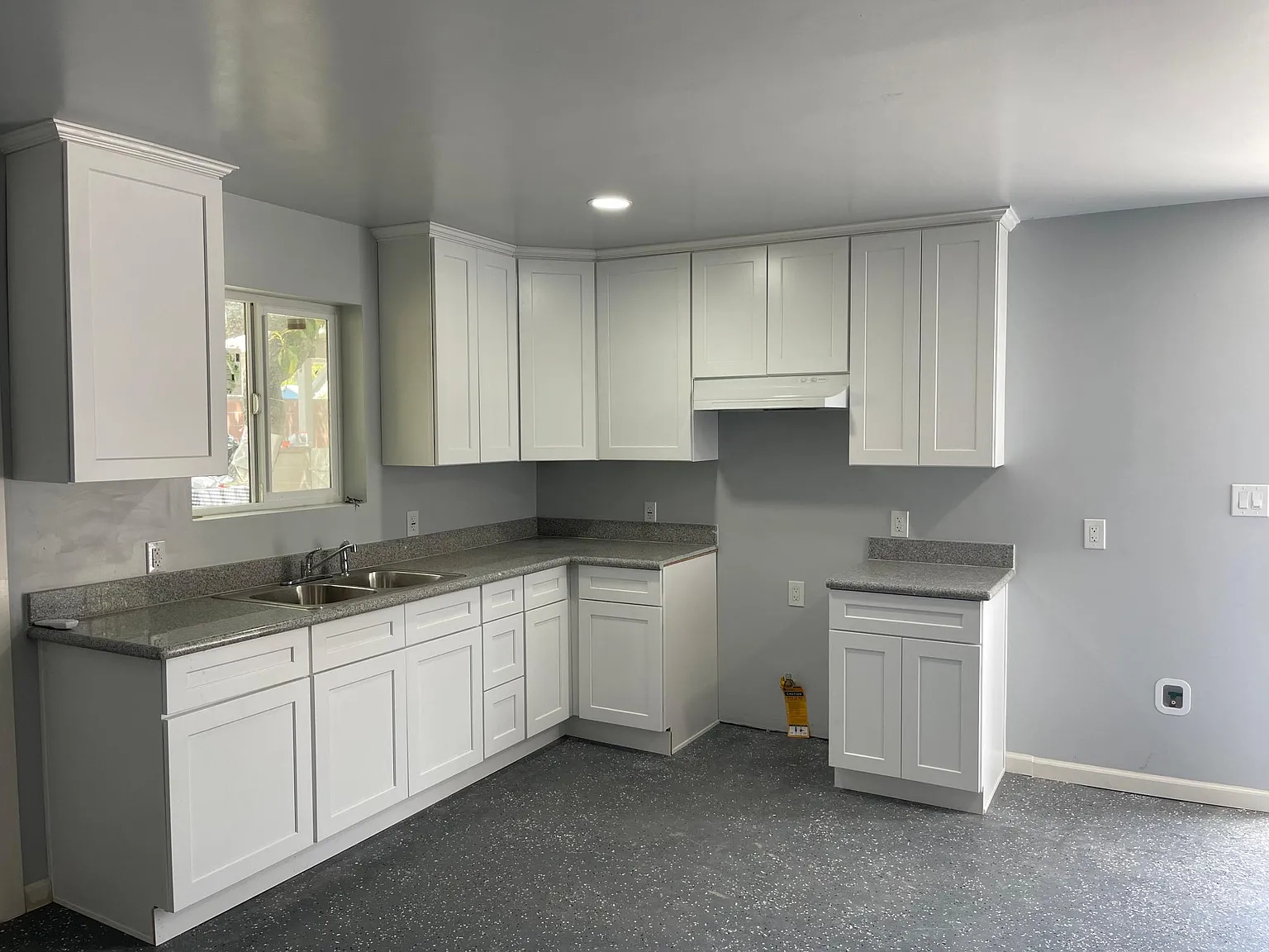 3 bed, 1200 sqft, $3,500 — Photo 1