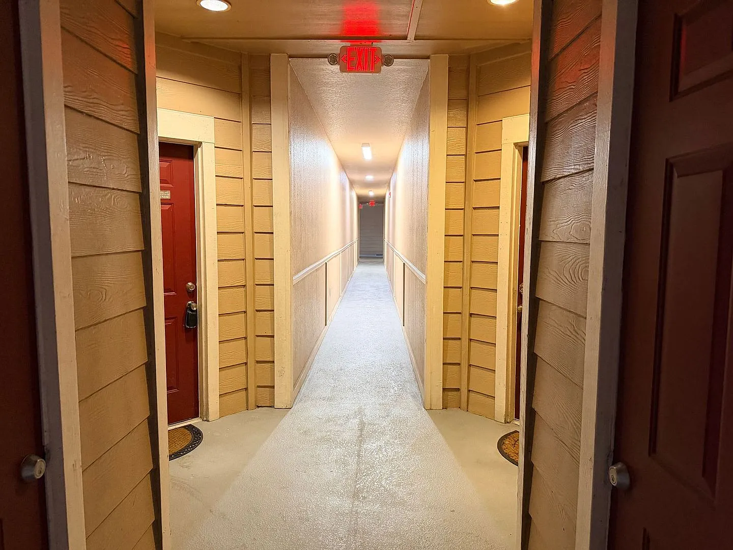 2025 Erving Cir — Photo 2