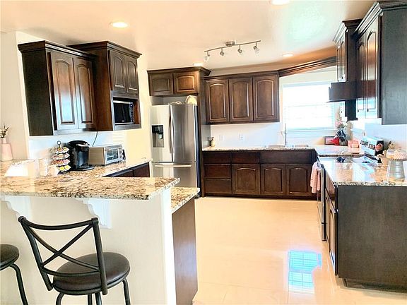 2nd image of 4214 Fm Road 1694