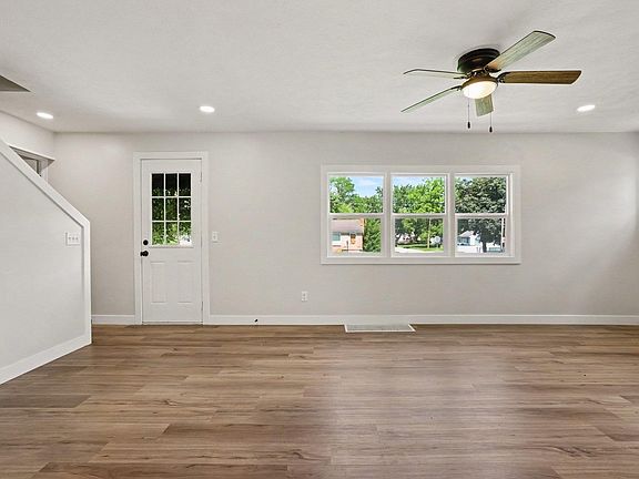 5th image of 1802 W Ewing Ave