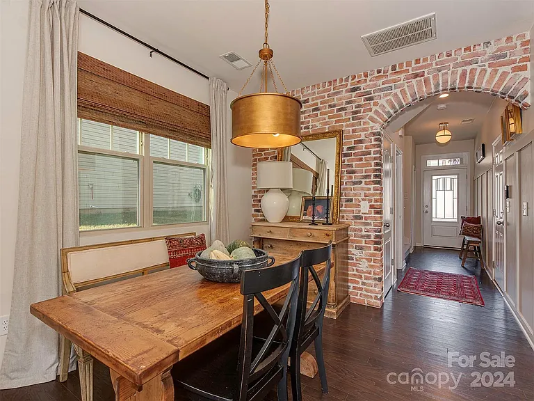 4023 Black Walnut Way — Photo 3