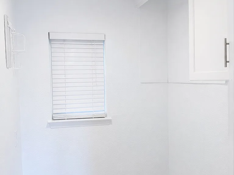 3127 Merrell Rd — Photo 7