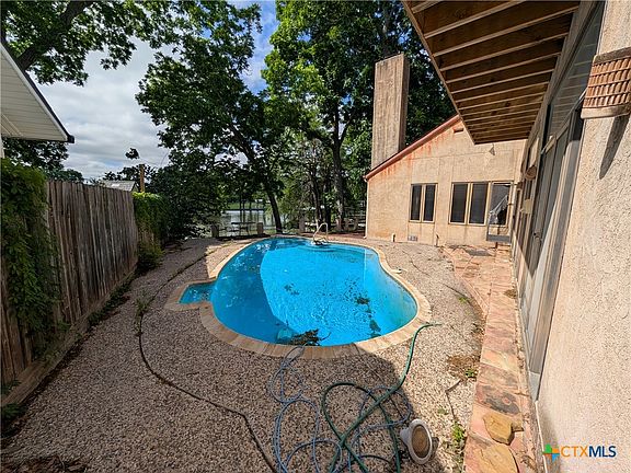 5th image of 2573 Blumberg Park