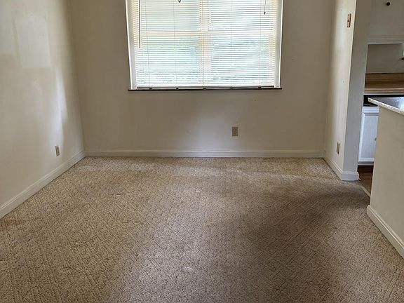 4th image of 3880 Bennett Rd