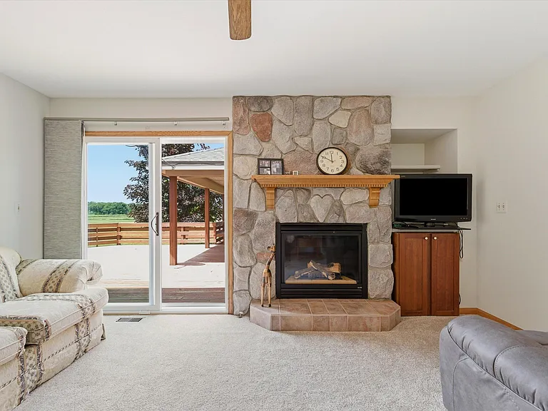 5700 W M 36 — Photo 22