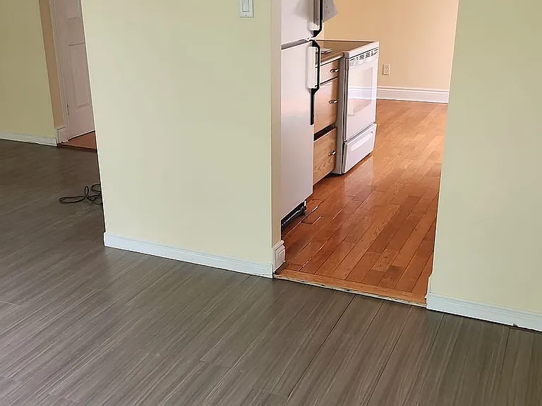 22 Omega Sq S — Photo 6