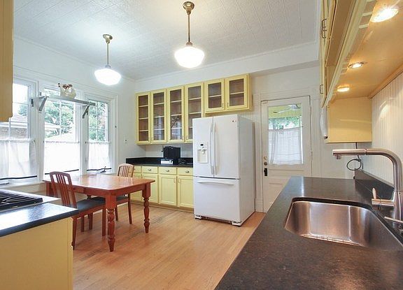 4th image of 6084 N Northcott Ave
