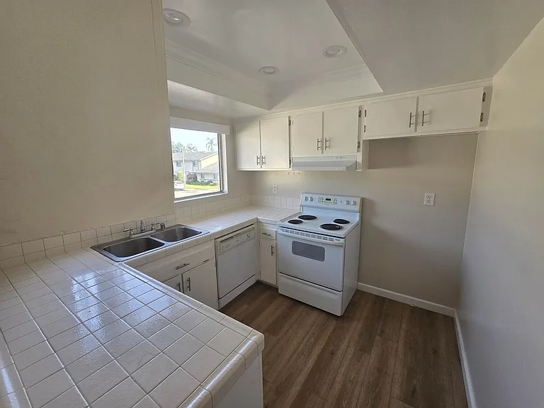 16581 Le Grande Ln — Photo 7